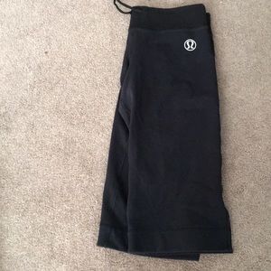 Lululemon crop yoga pants